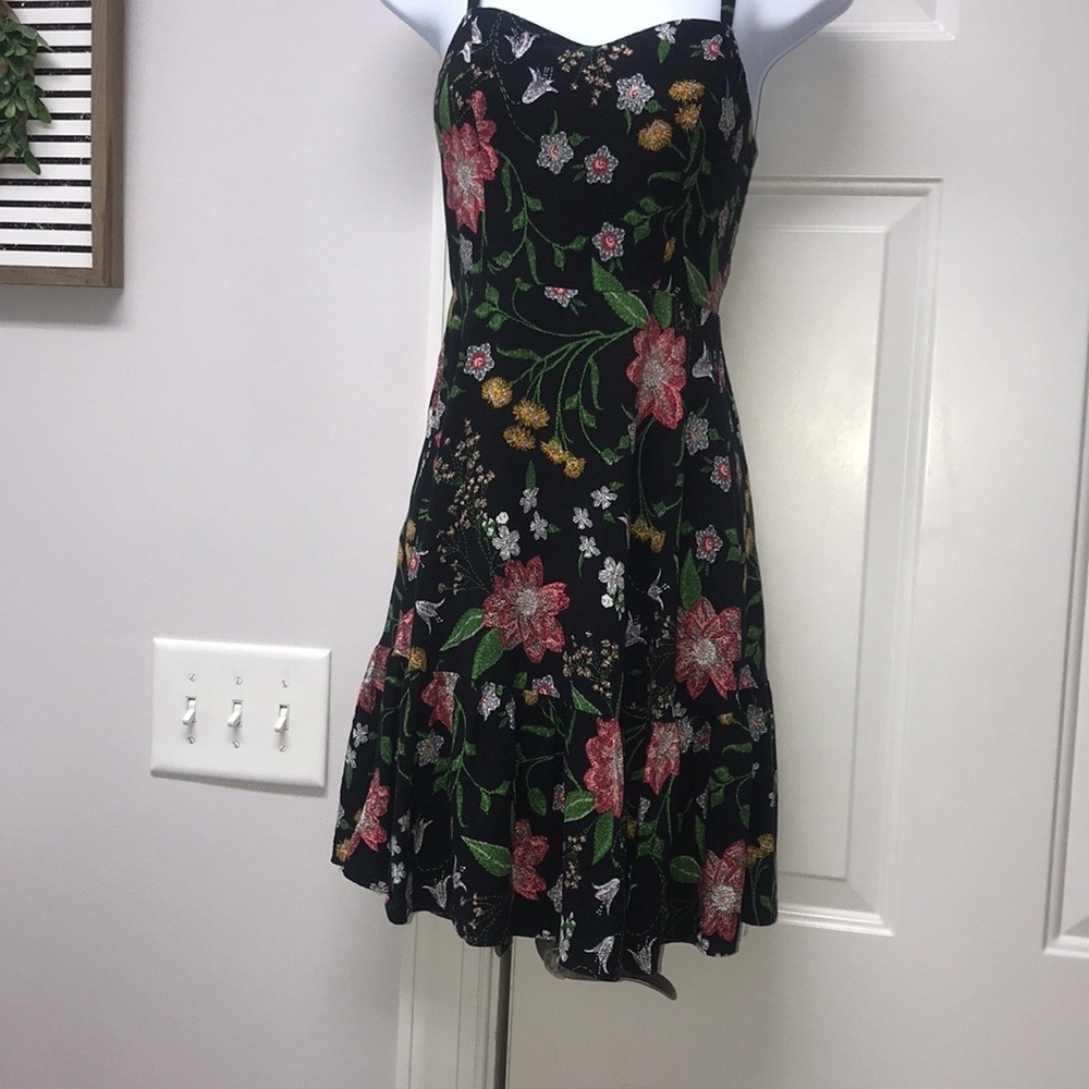 Old Navy summer dress. Navy, flowered pattern. Size XS